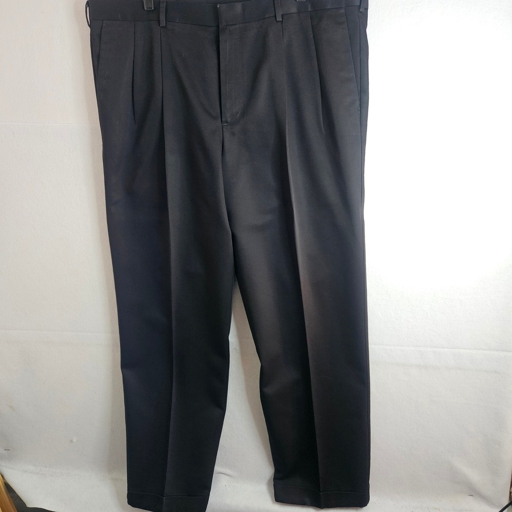 Dockers Premium Mens 42x31 Black Never-Iron Pleated Relaxed Fit Chino Pants